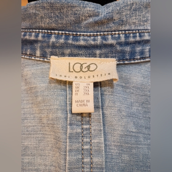 LOGO by Lori Goldstein Denim Shacket with Pintuck Detail and Pockets - Picture 5 of 10